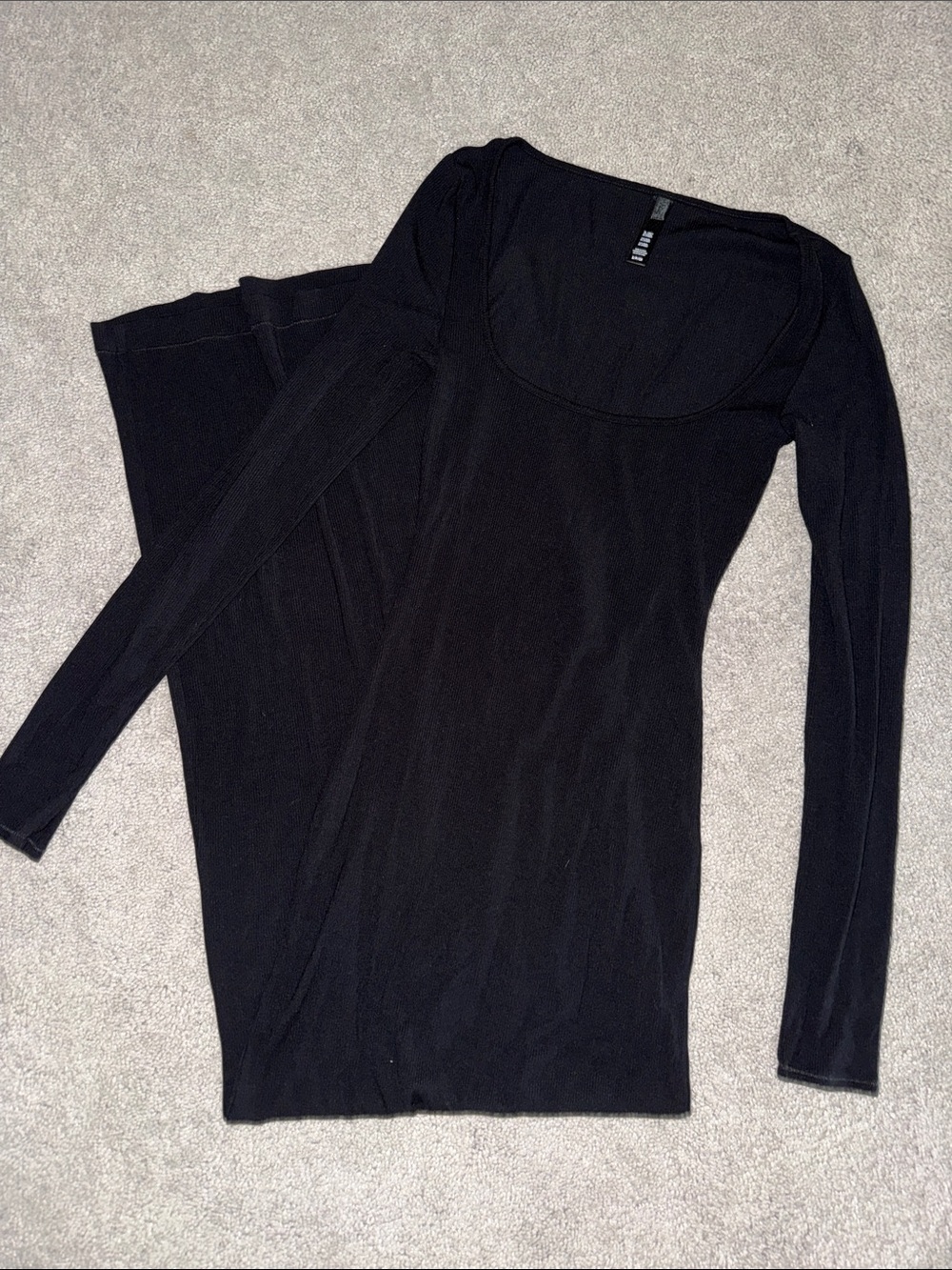Skims Black Long-Sleeve Scoop Neck Women's dress